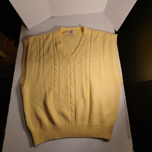 Ladies Yellow Sweater Vest size 44 Fire Island Woman - Picture 1 of 8